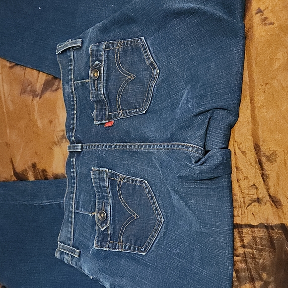 LEVI'S JEANS genuinely crafted 12Med